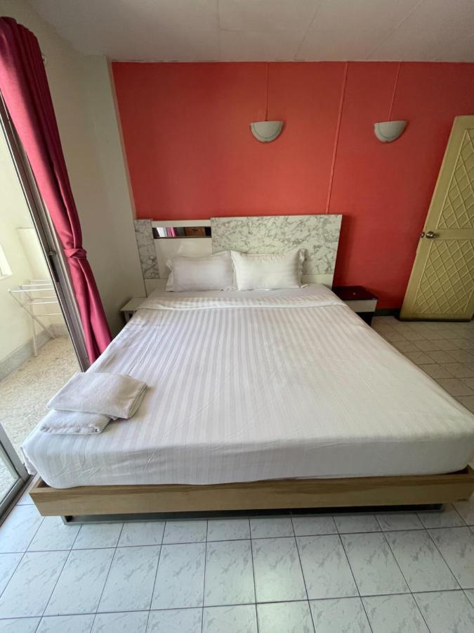 D.D. Inn Beach Guesthouse Pattaya Exterior foto